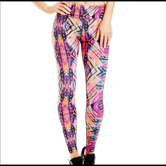 Lorna Jane Pants - Lorna Jane L Athletic Leggings